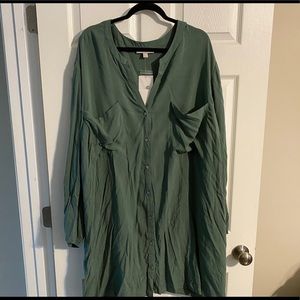 NWT Green button up top